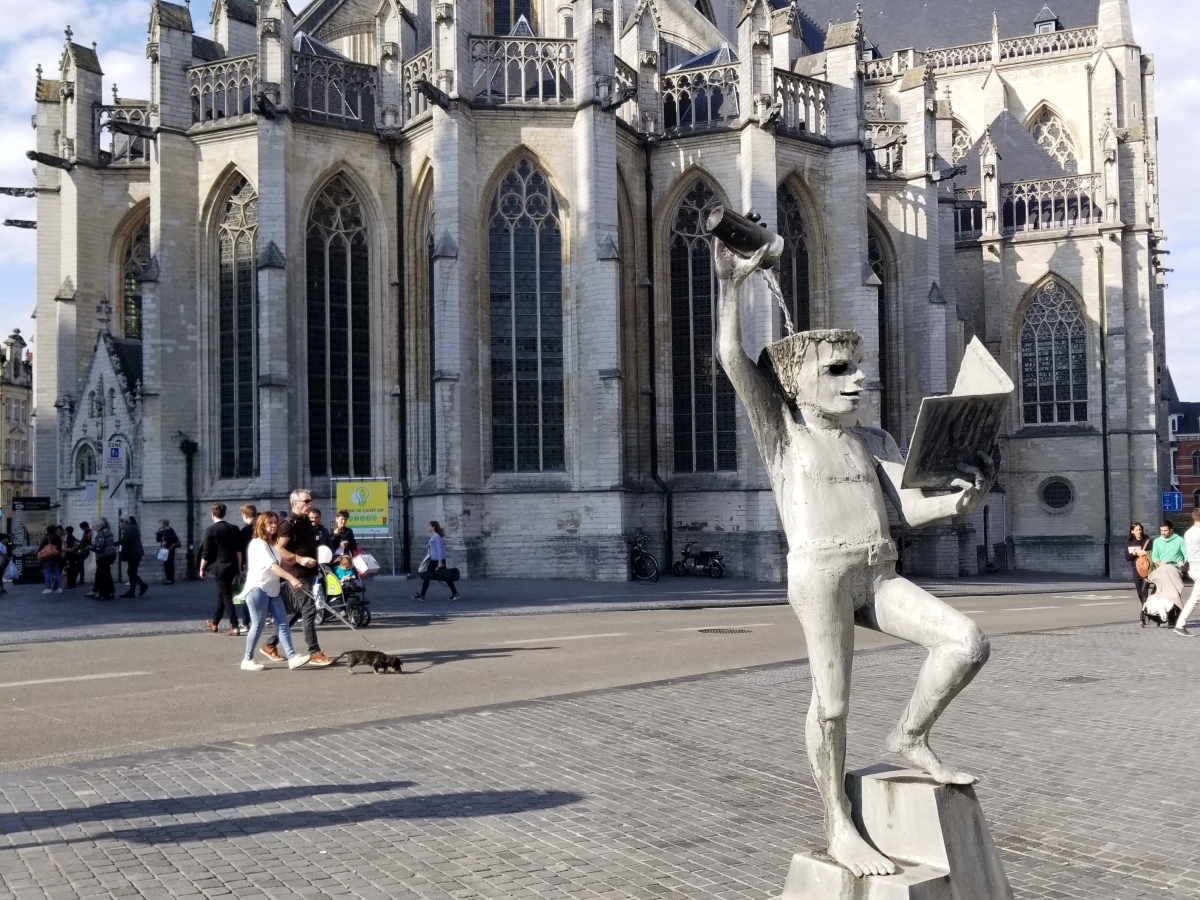 Thursday Travels: Fonske statue, Leuven, Belgium.